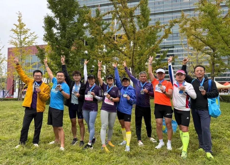 个个爱不释, 腾了半年